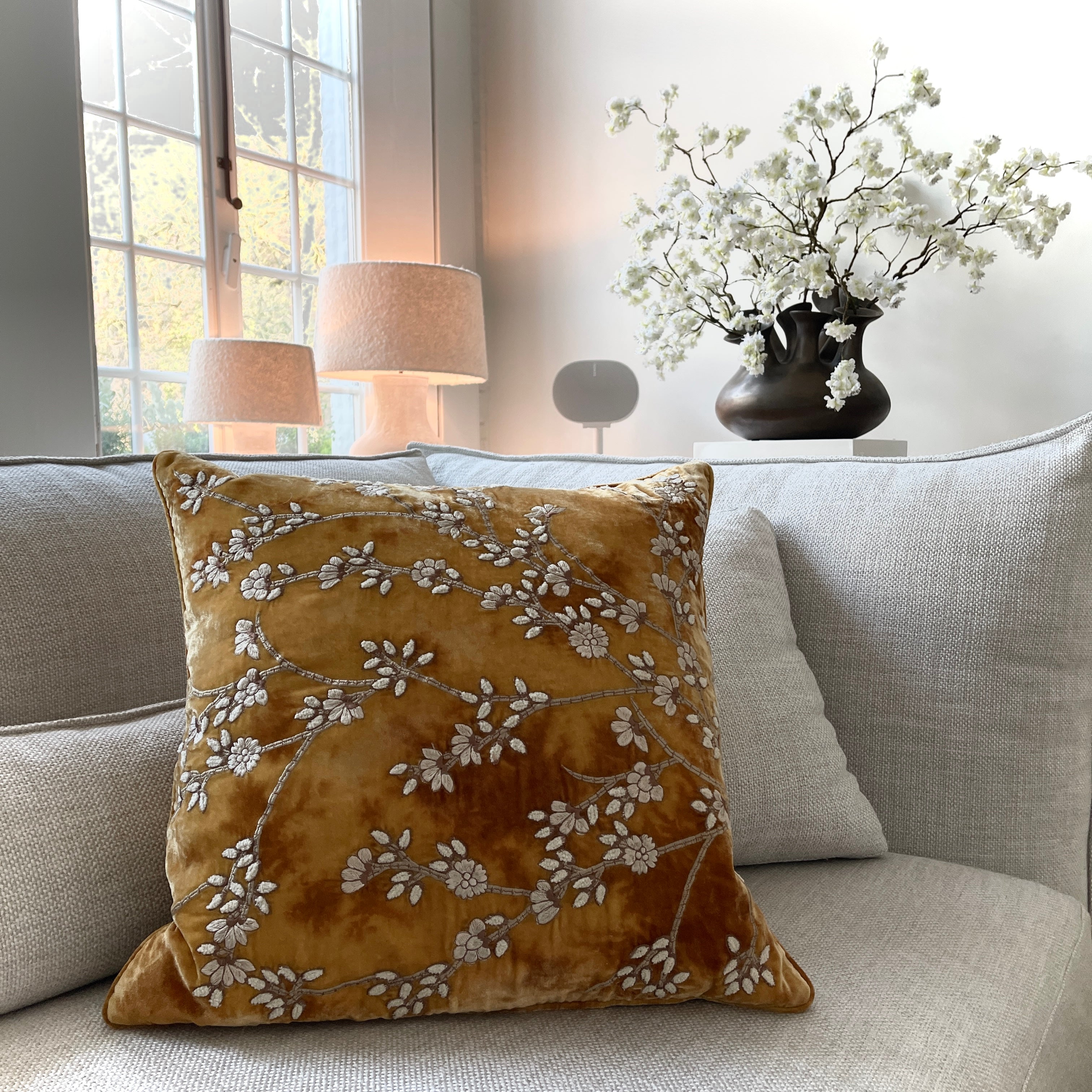 Anke Drechsel kussen Tuileries Shaded Oro