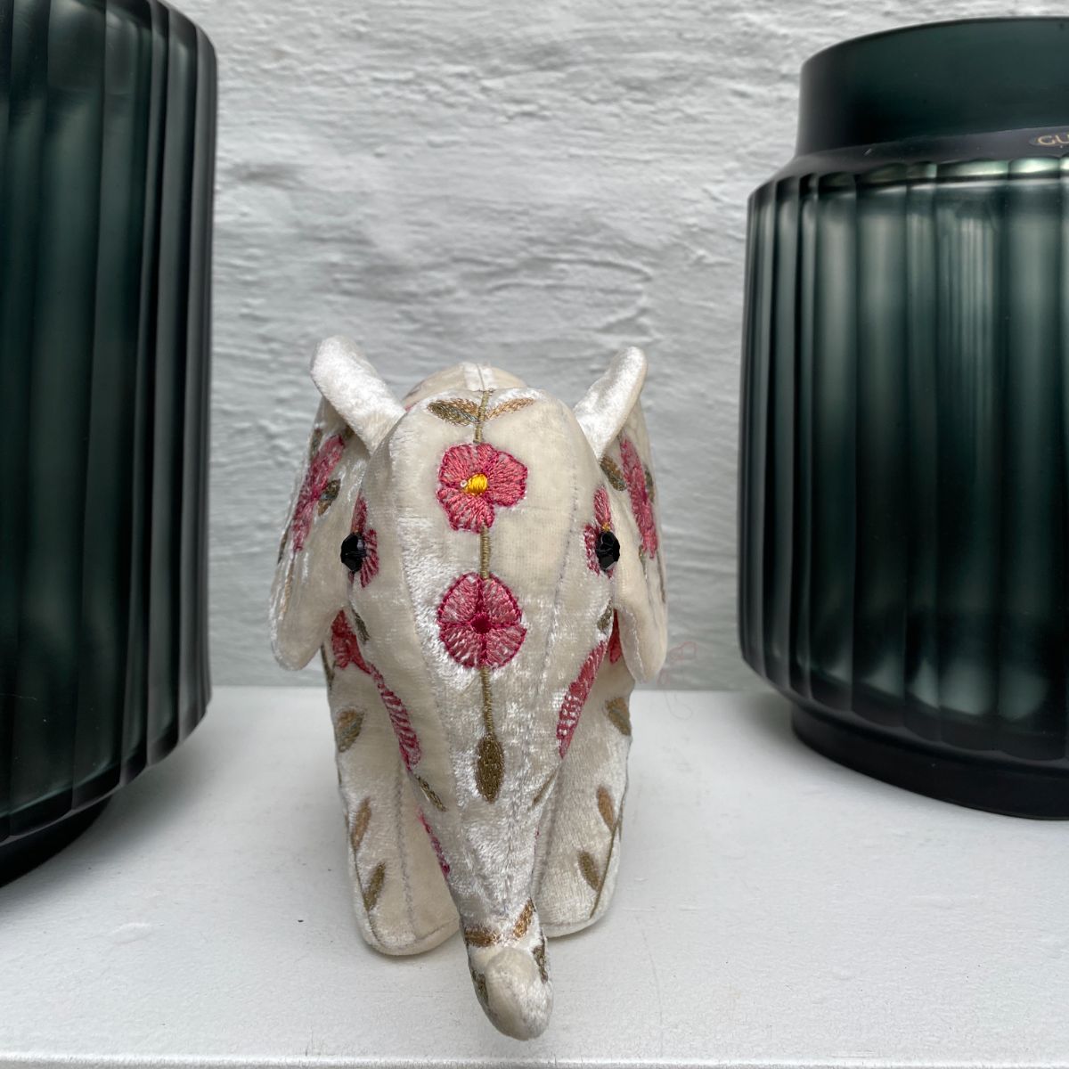 Anke Drechsel handgeborduurde Mini Olifant - Megan Ivory