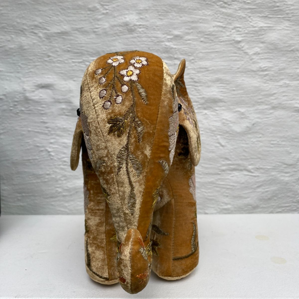 Anke Drechsel Éléphant brodé à la main - Sophie Oro