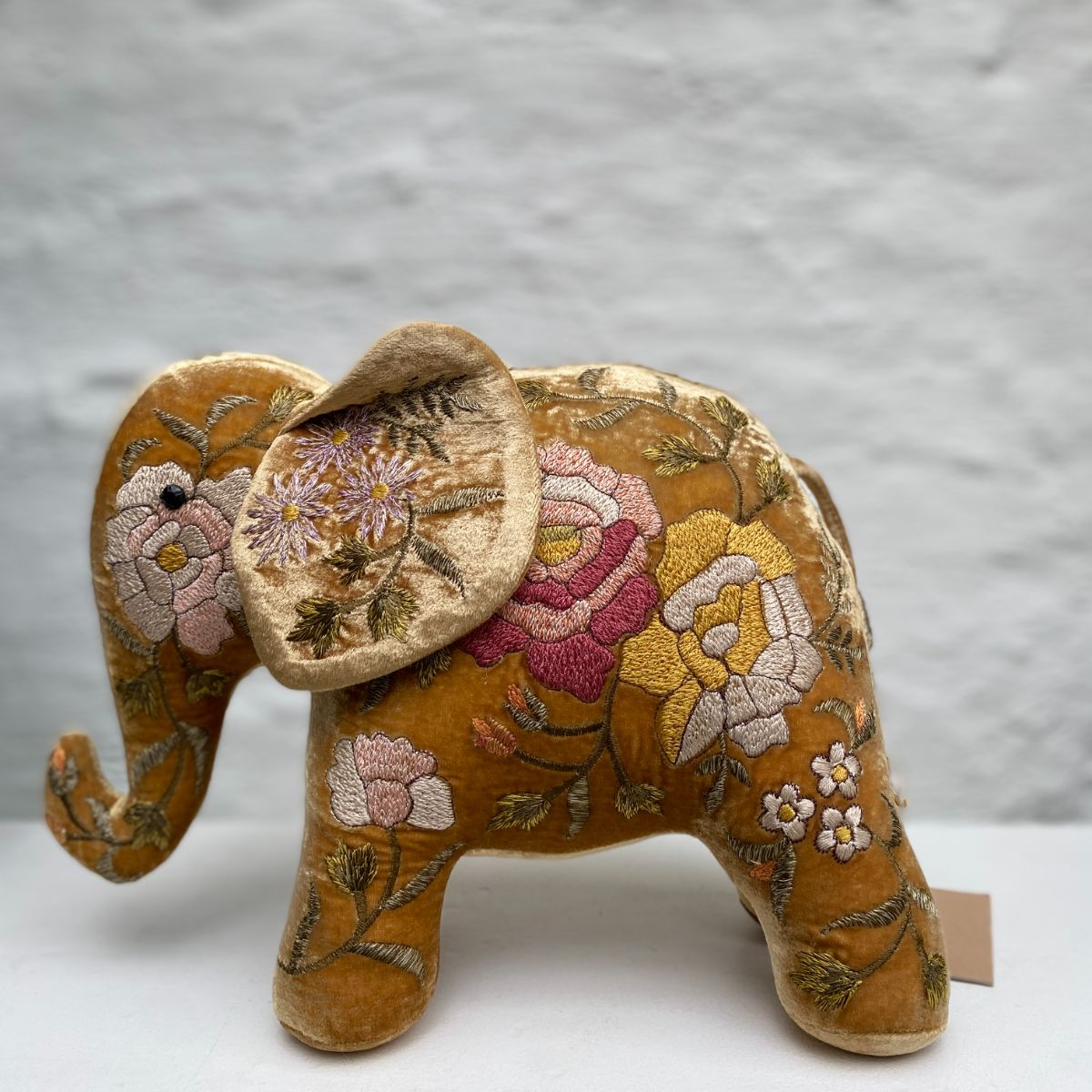 Anke Drechsel Éléphant brodé à la main - Sophie Oro