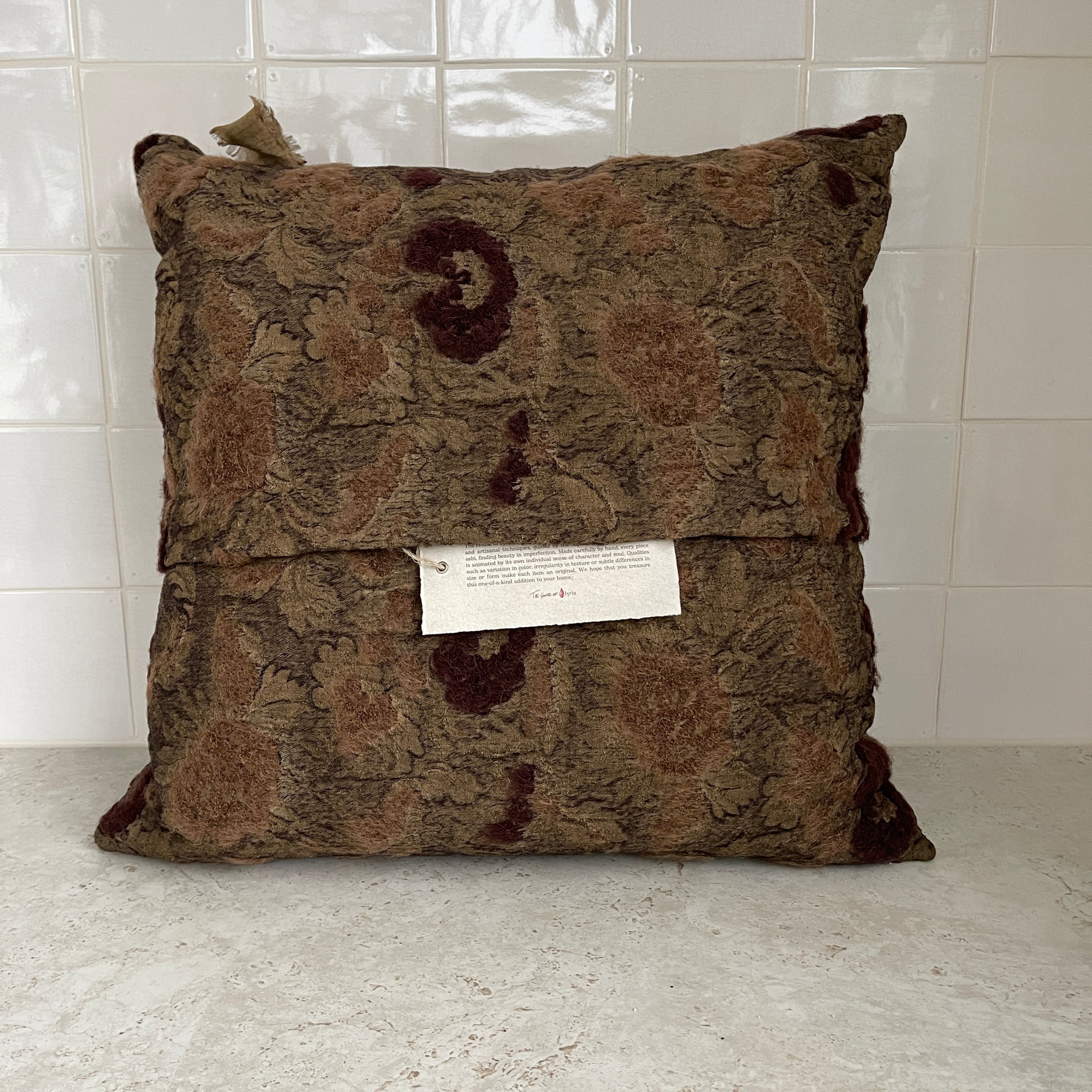 Coussin en édition limitée LITHOPS, 55x55