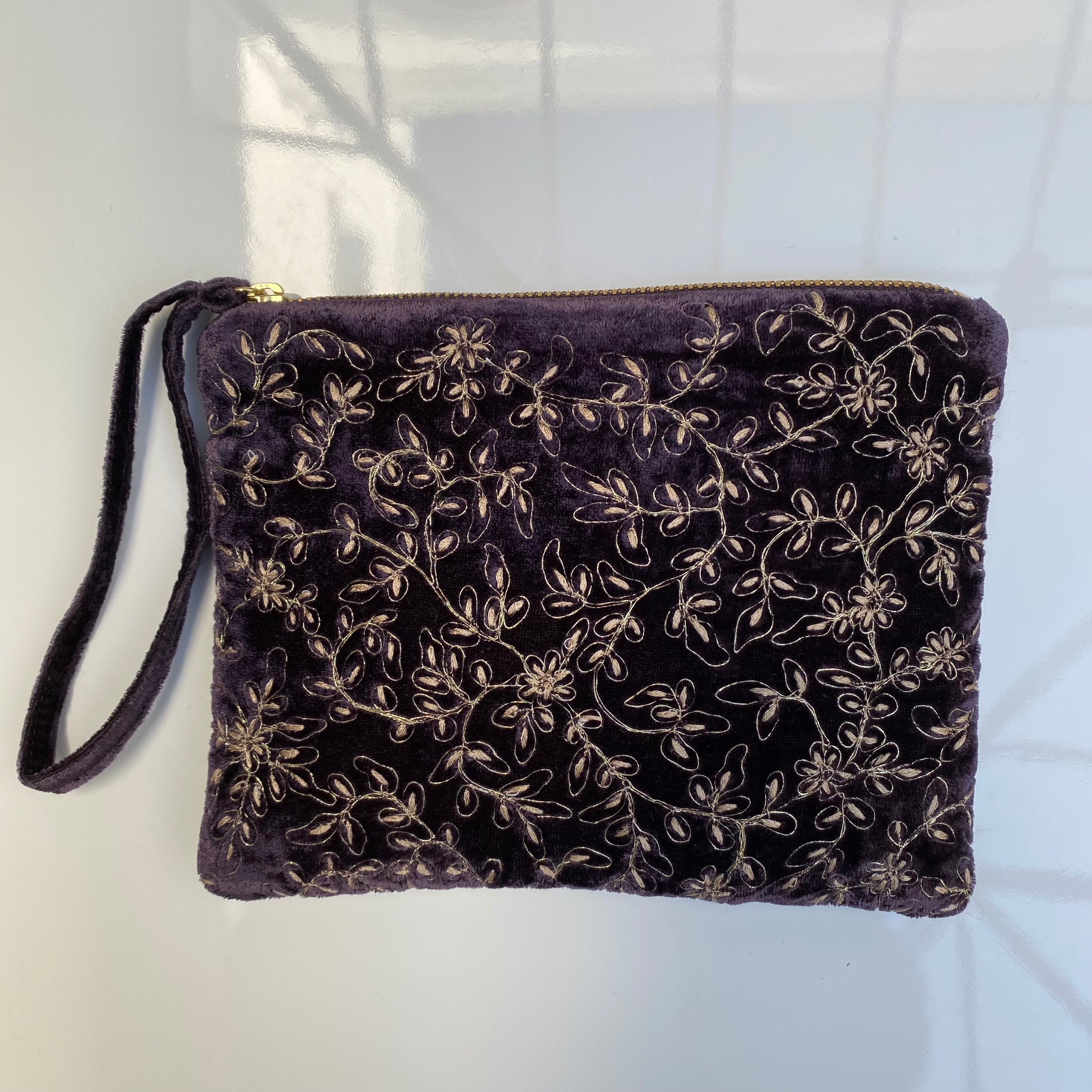 Pochette zippée brodée main Anke Drechsel - Kinnie violette