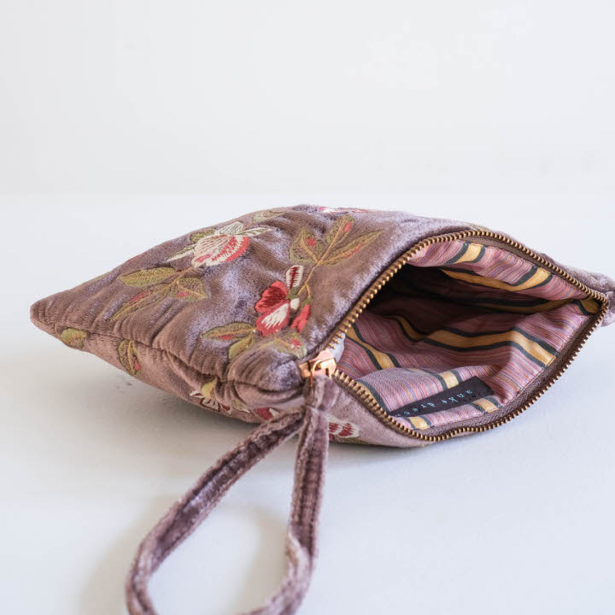 Anke Drechsel Pochette zippée brodée main