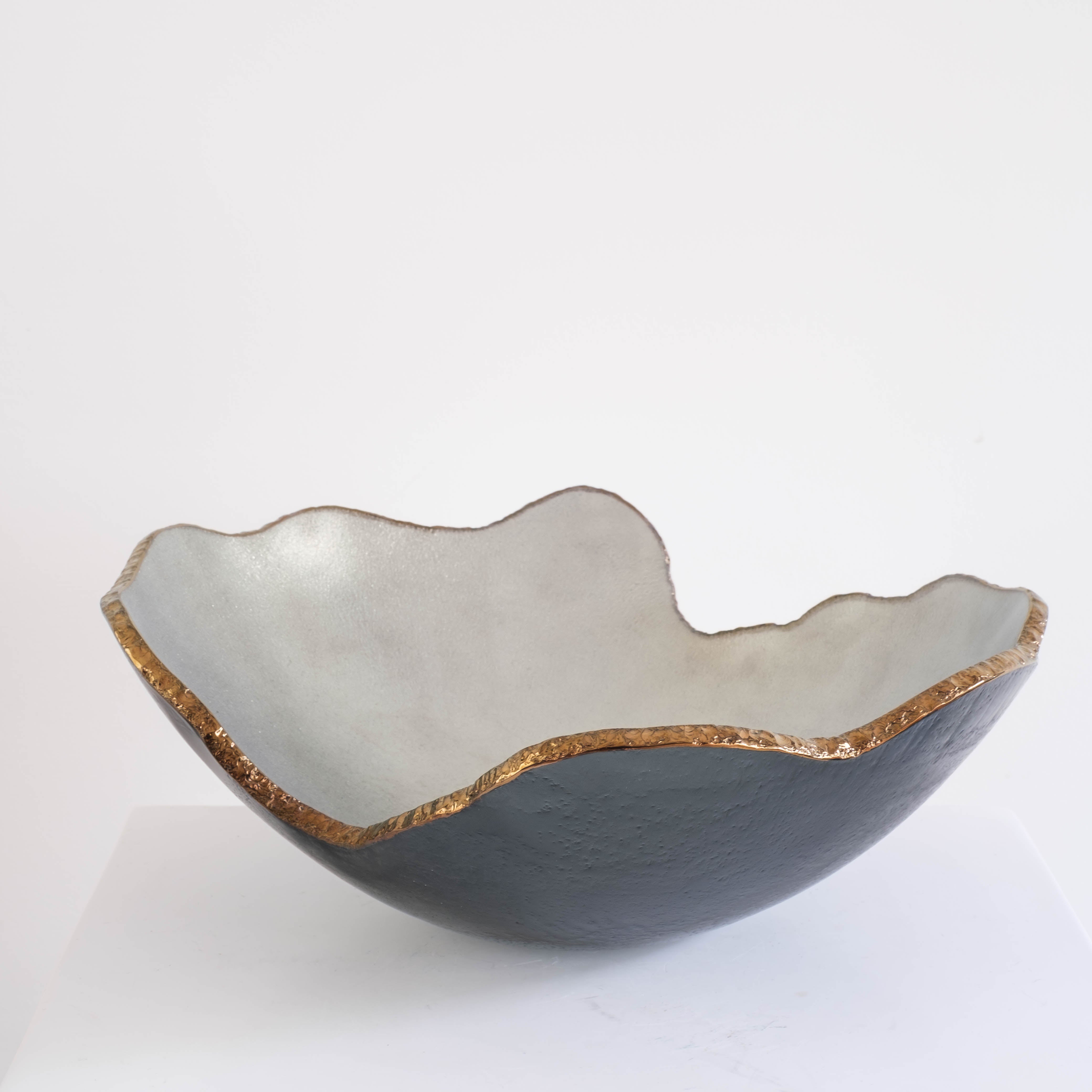 Regina Medeiros coupe en verre Mapa perola plateau bronze