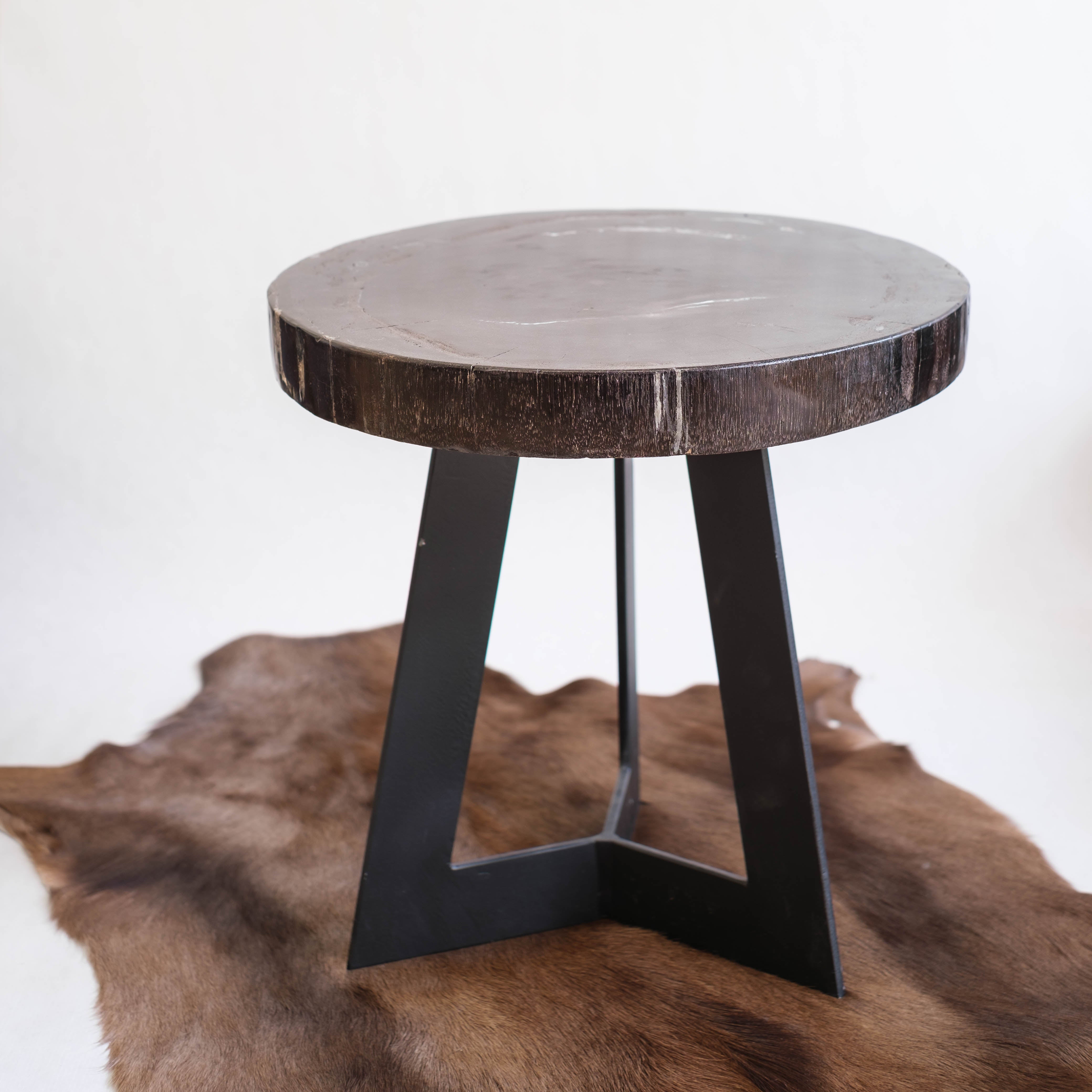 Magazijn Breit bijzettafel met blad van versteend hout - Small
