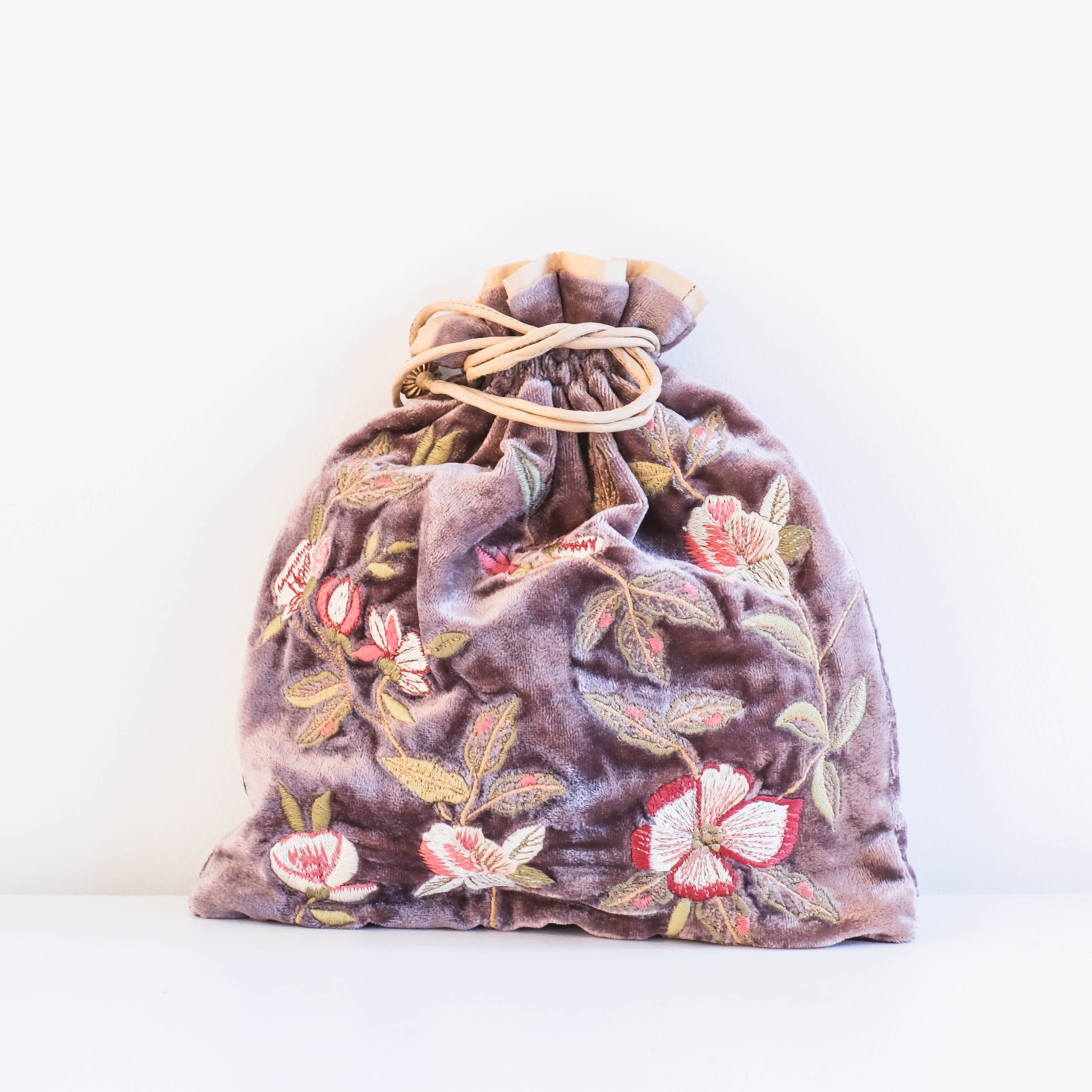 Pochette brodée main Anke Drechsel