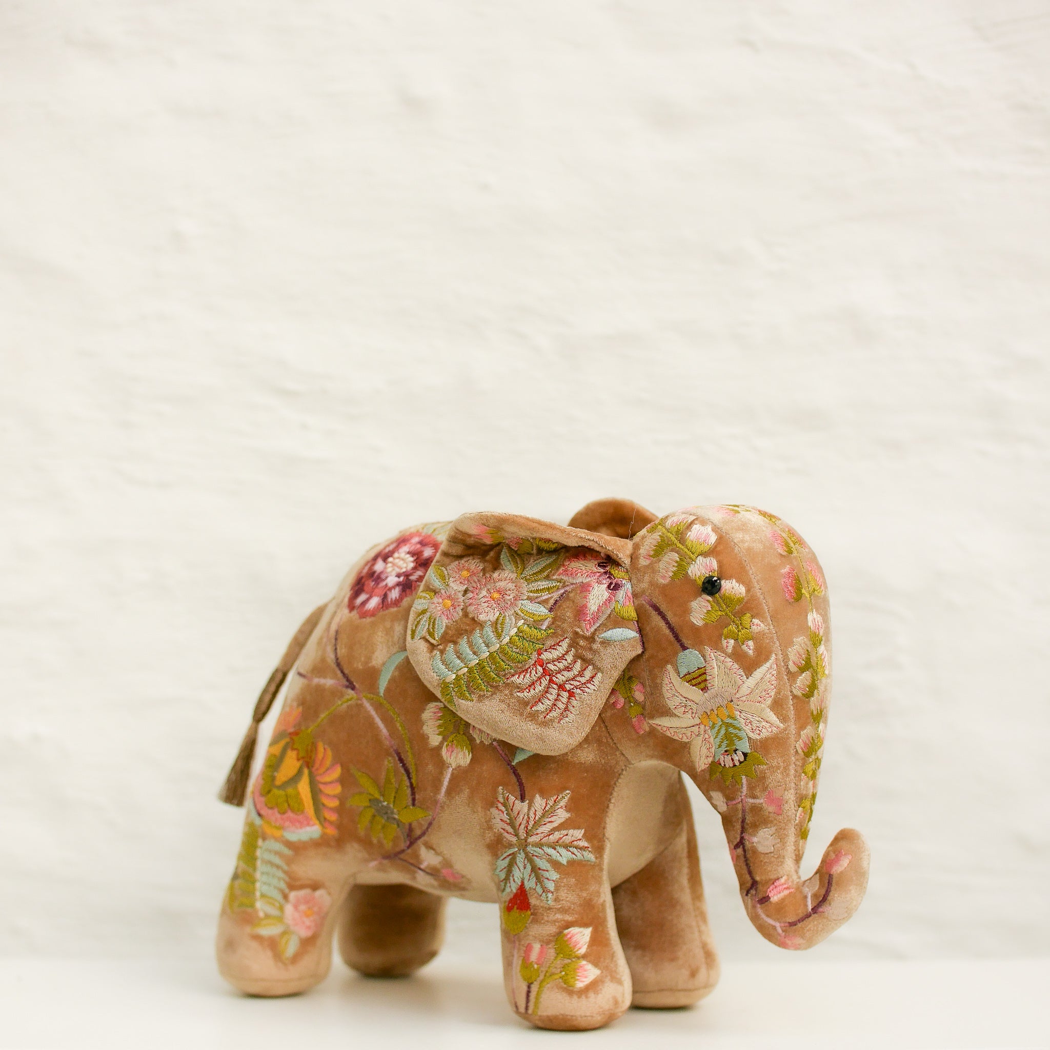 Anke Drechsel Éléphant brodé à la main - MME Bovary Taupe