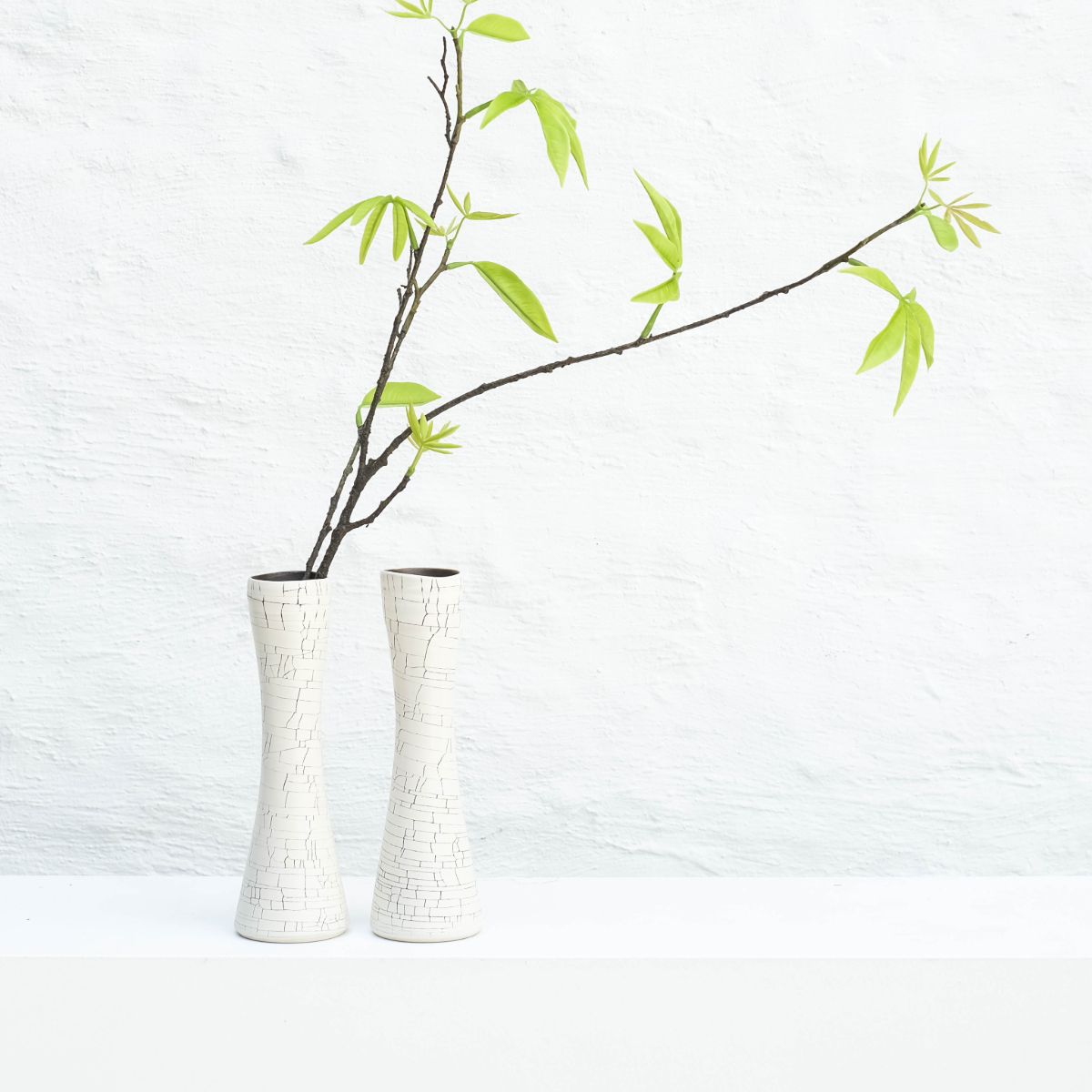 Rina Menardi keramiek Flute white craquelé