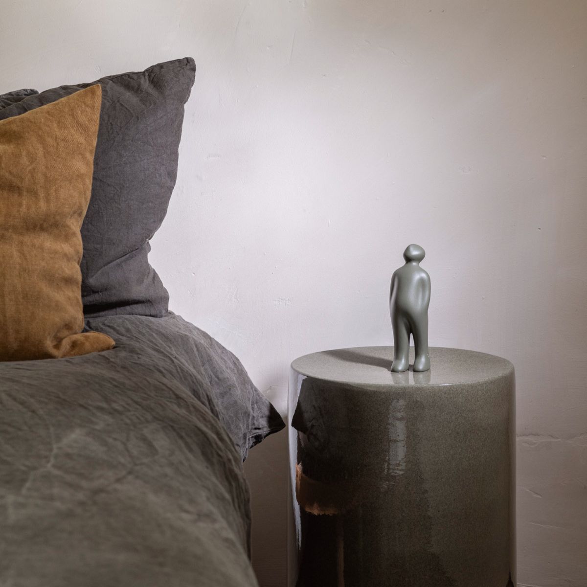 Statuette The Visitor petit Oliva (cor52)