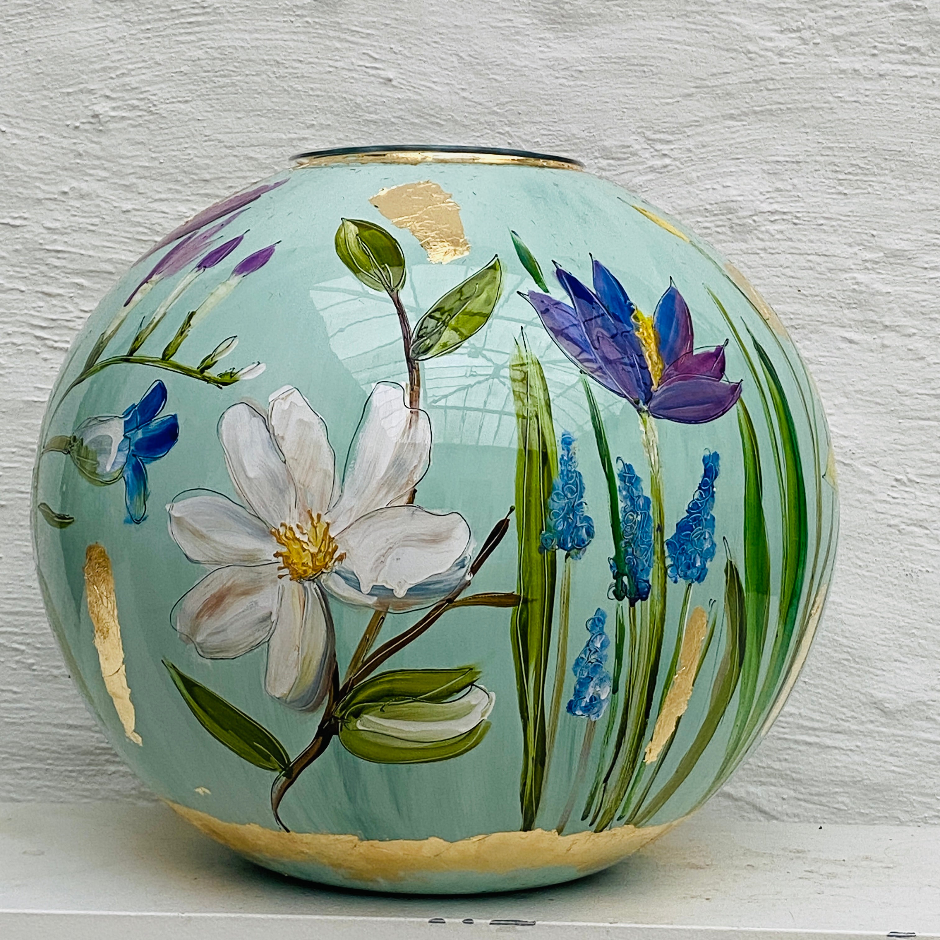 Doortje IJpelaar  handgeschilderde glazen vaas   LIMITED EDITION "Pistache Spring" DE BORGHT EXCLUSIVE