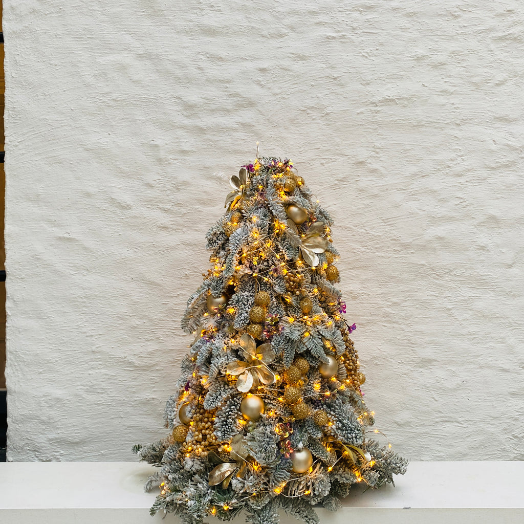 Handgedecoreerd Nobilis Kerstboompje goud - 60cm