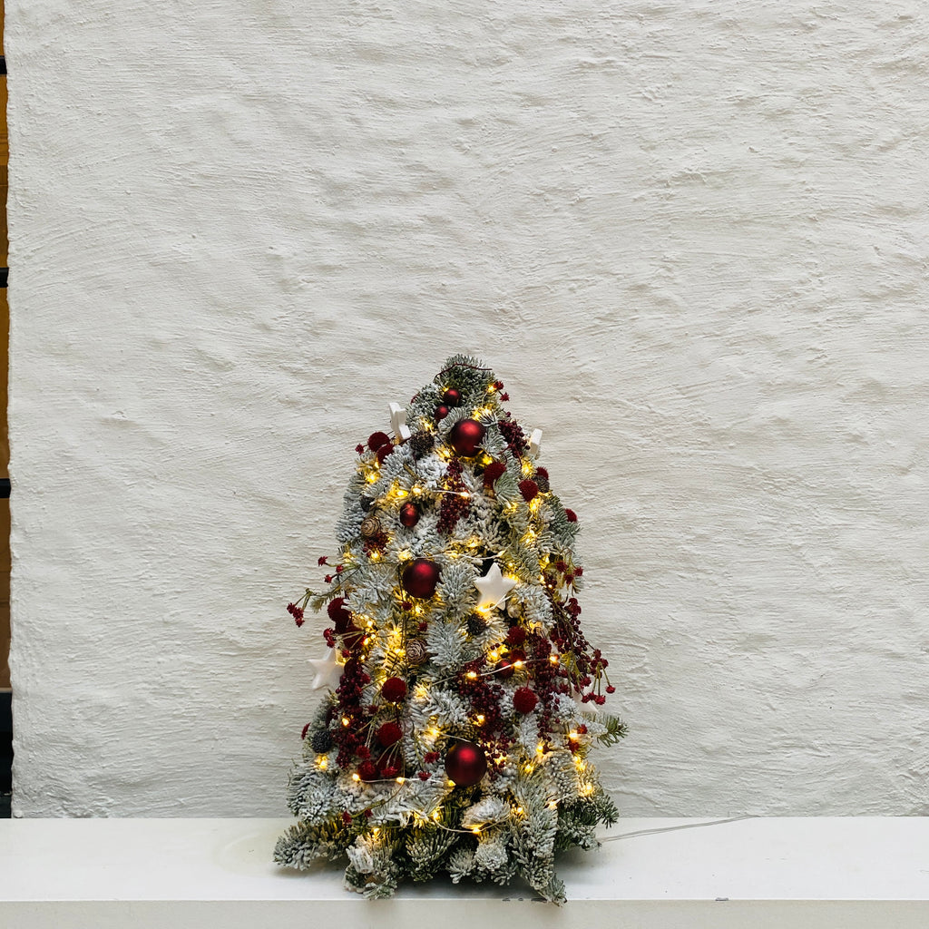 Handgedecoreerd Nobilis Kerstboompje rood - 60cm