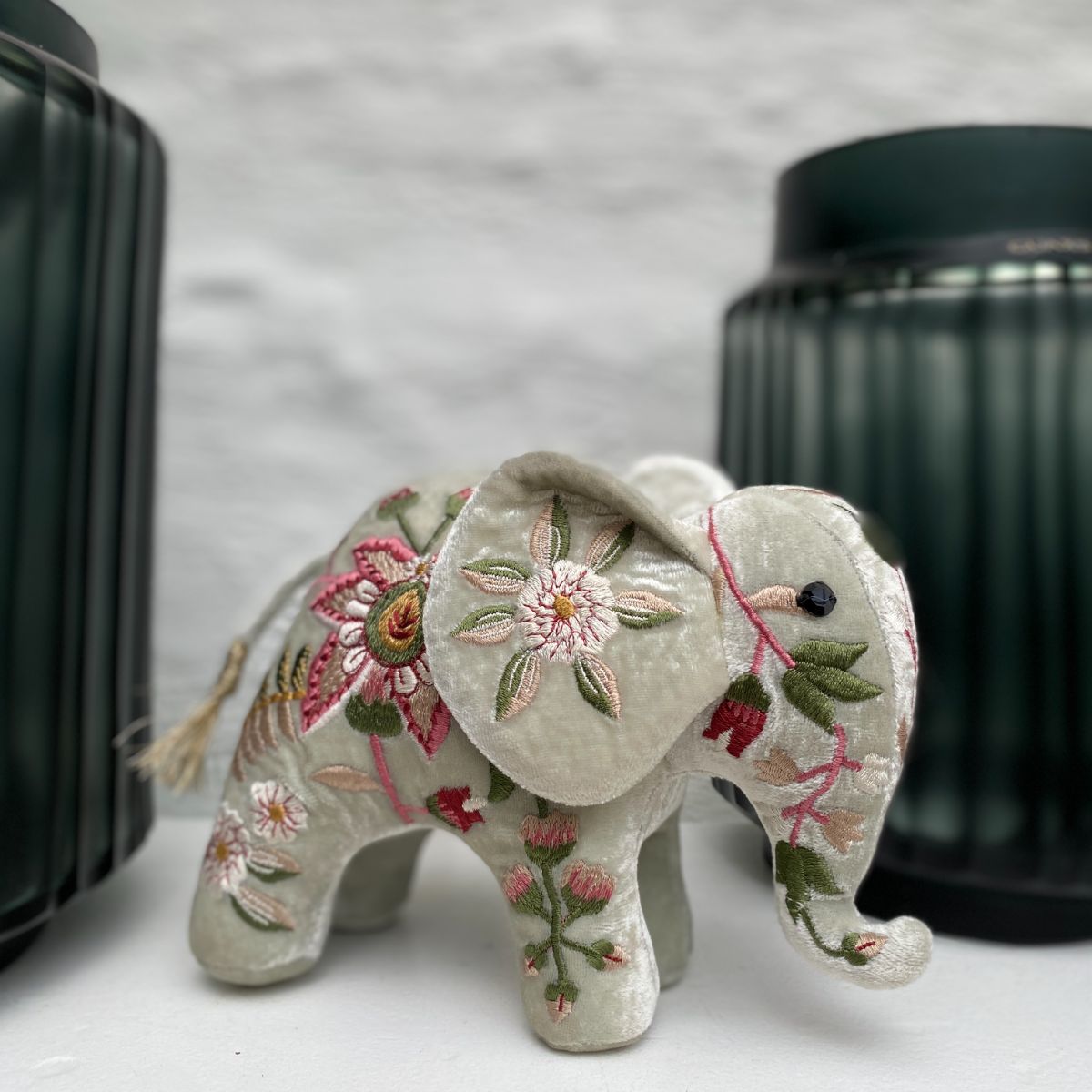 Anke Drechsel handgeborduurde Mini Olifant - Bovary S Blue