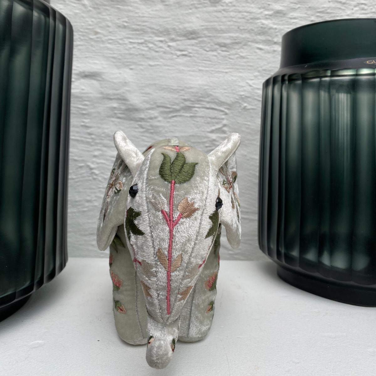 Anke Drechsel handgeborduurde Mini Olifant - Bovary S Blue