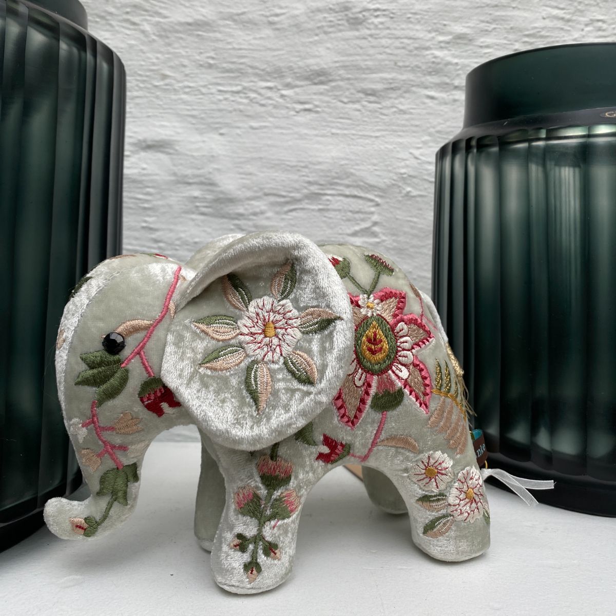Anke Drechsel handgeborduurde Mini Olifant - Bovary S Blue