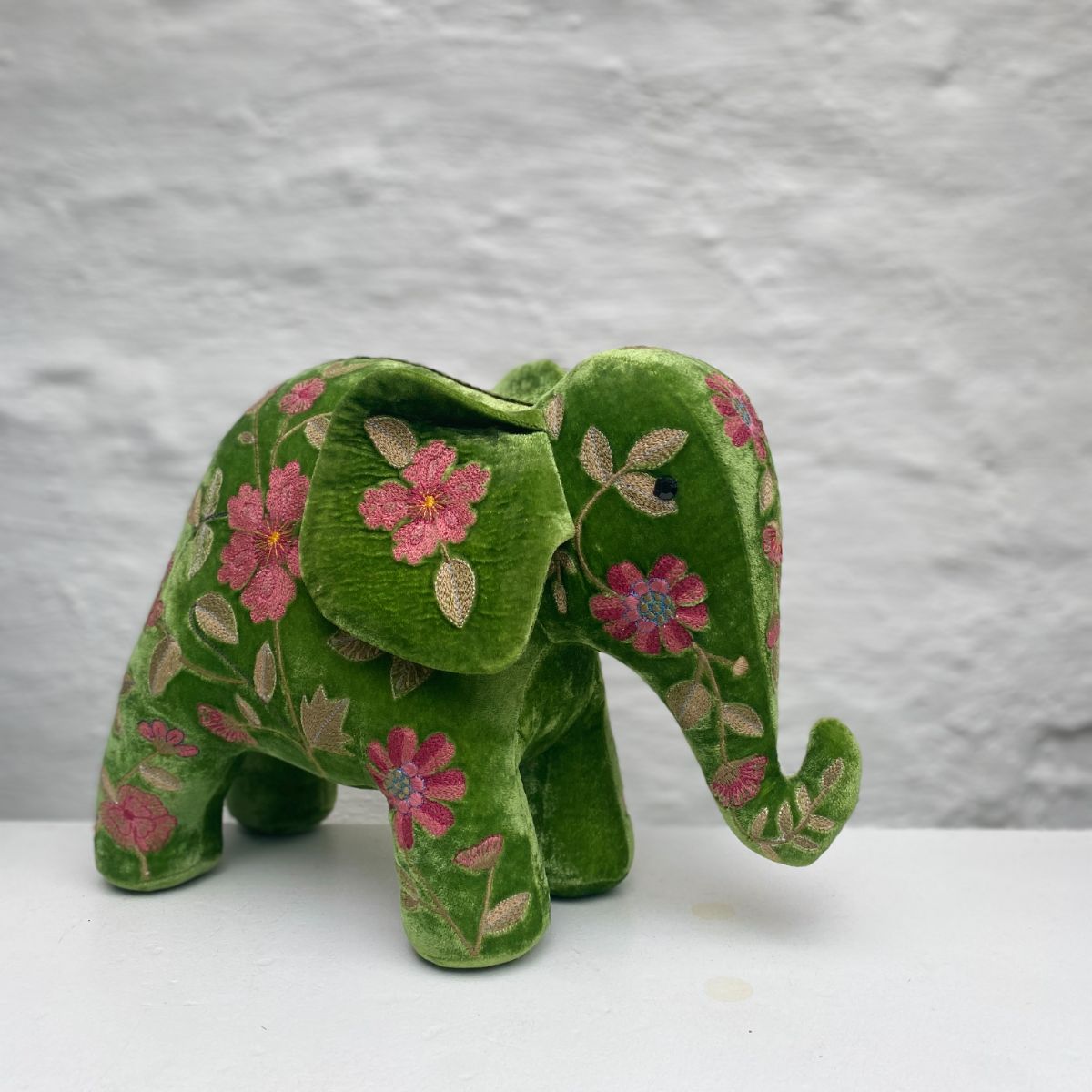 Anke Drechsel Éléphant brodé à la main - Megan Emerald