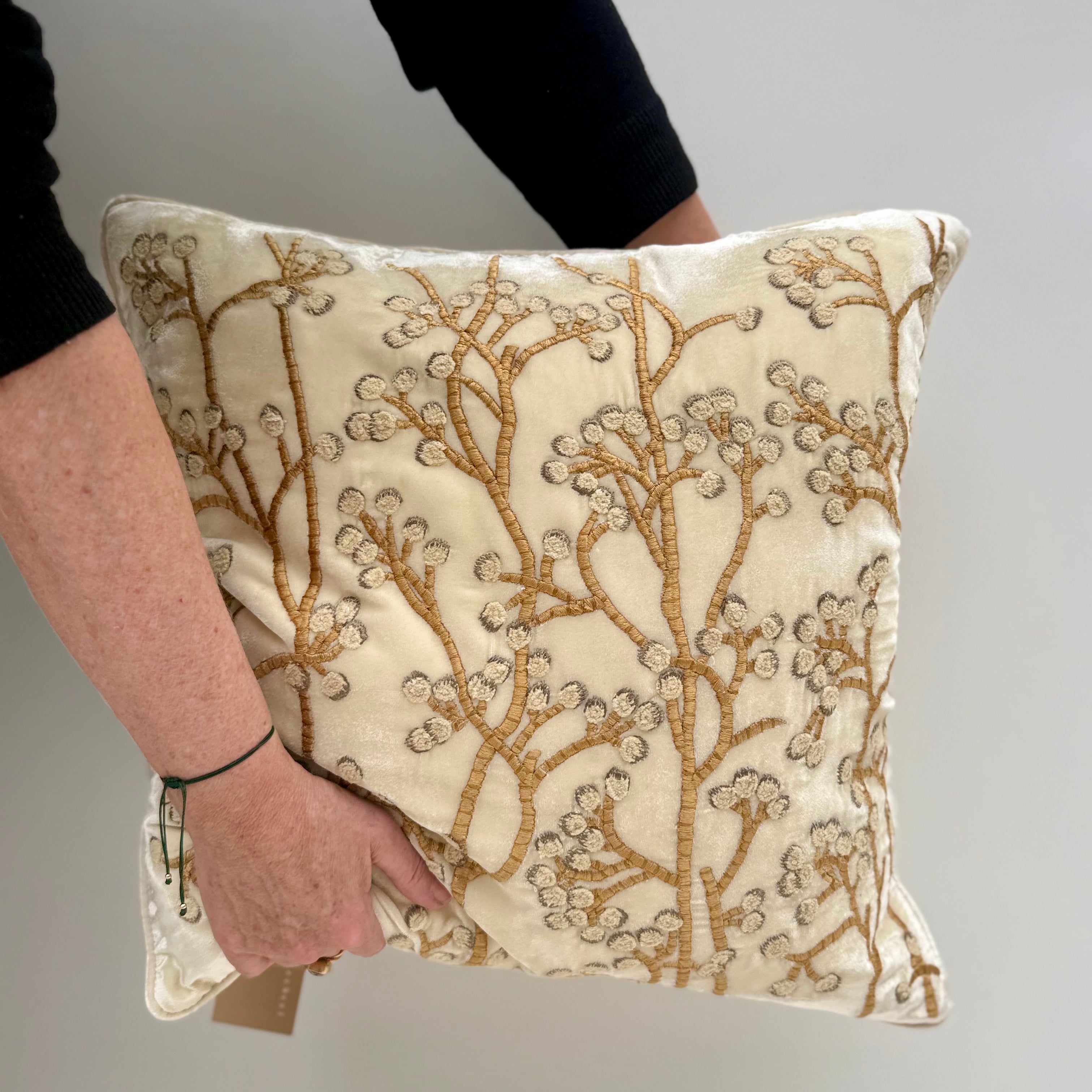 Anke Drechsel kussen - Berries Ivory