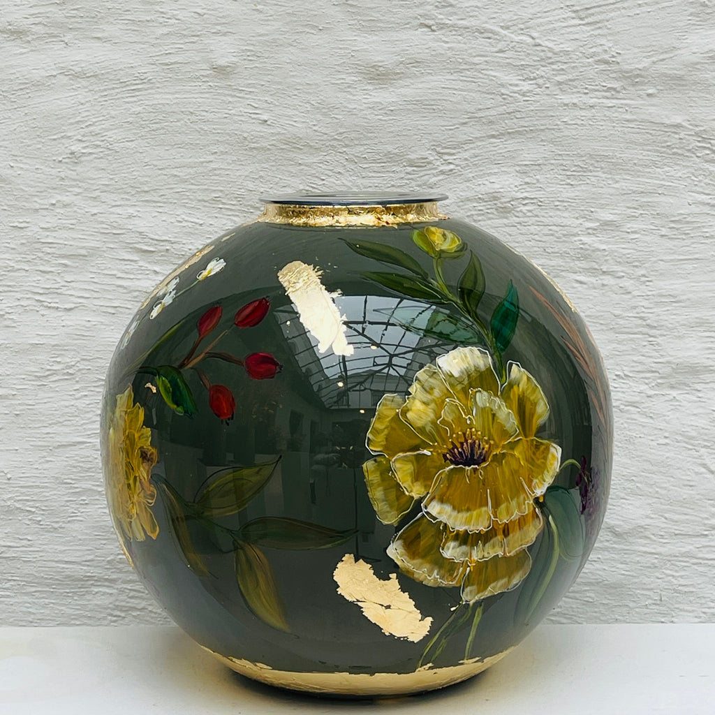 Doortje IJpelaar handgeschilderde glazen vaas LIMITED EDITION "Autumn Green" DE BORGHT EXCLUSIVE