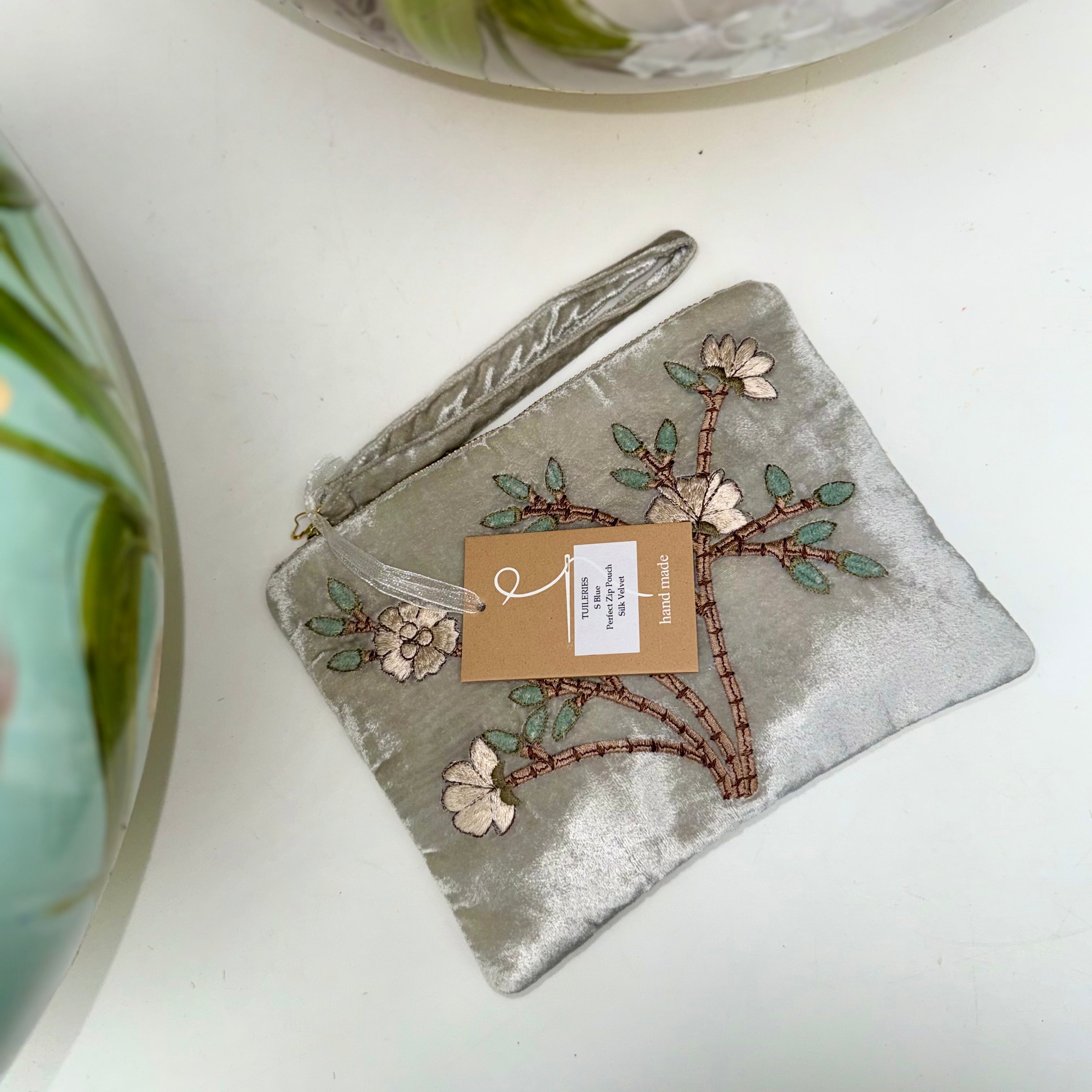 Pochette zippée brodée à la main Anke Drechsel - Tuileries S.