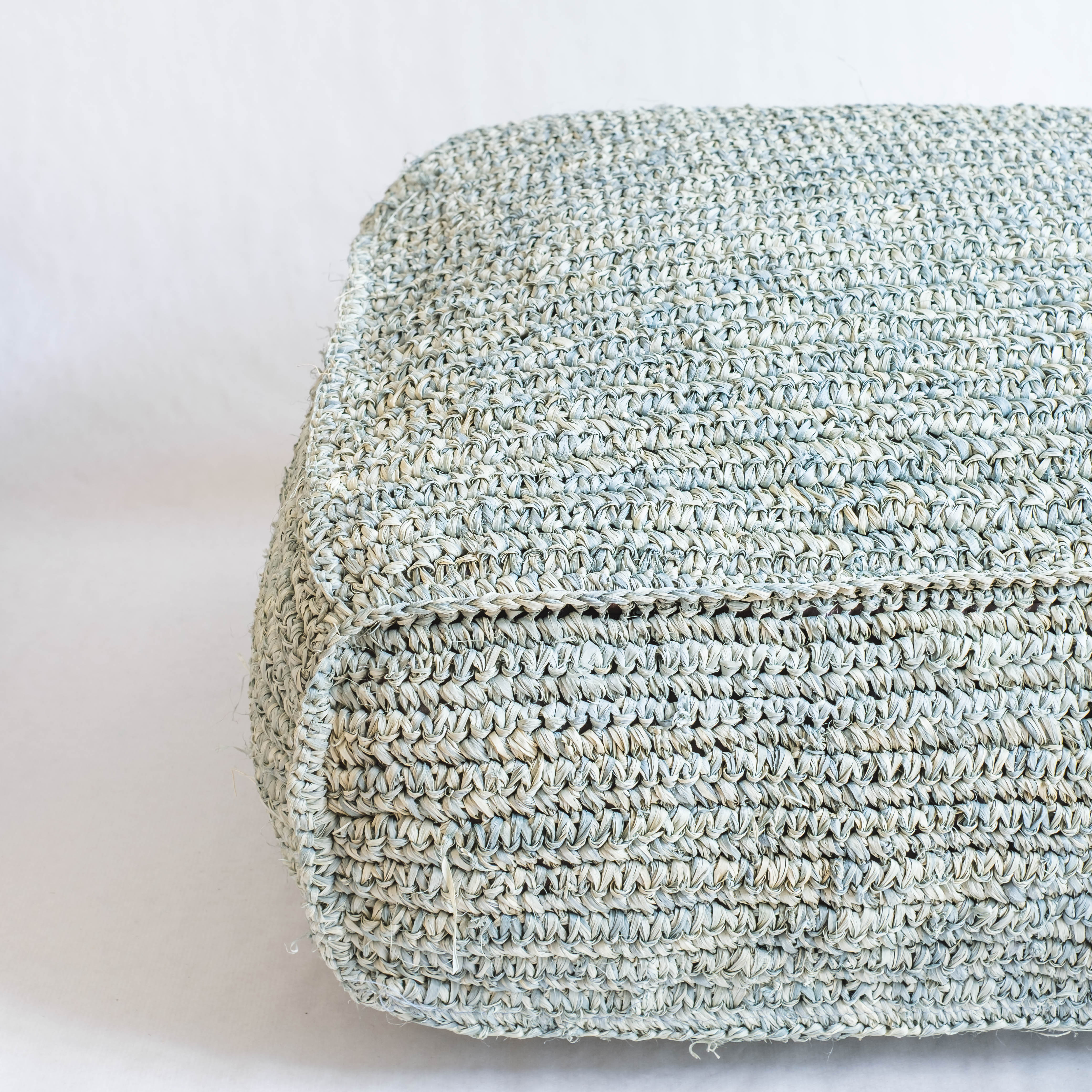Pouf de rangement Breit en jonc de mer tressé