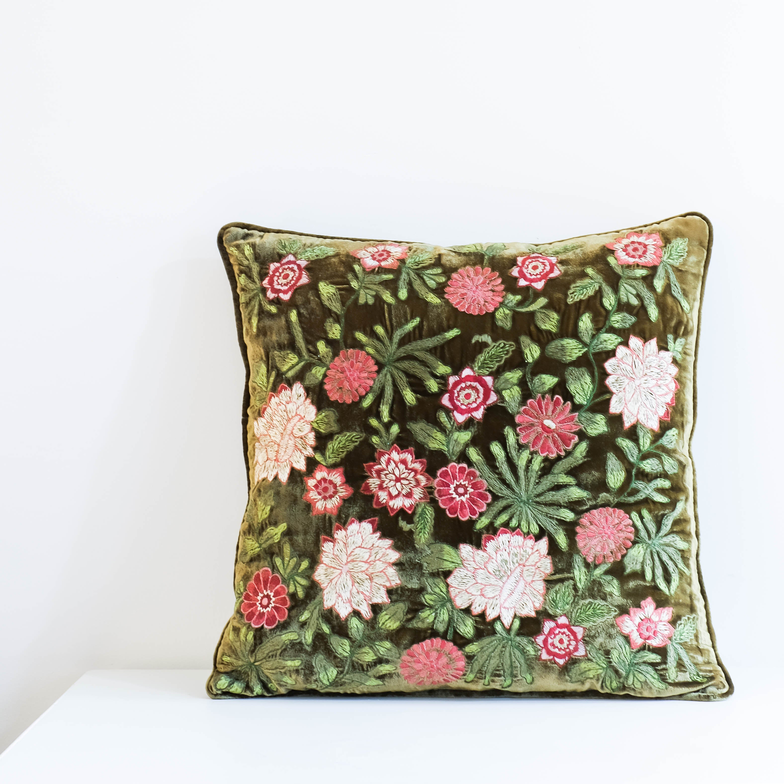 Anke Drechsel coussin Bouquet Olive