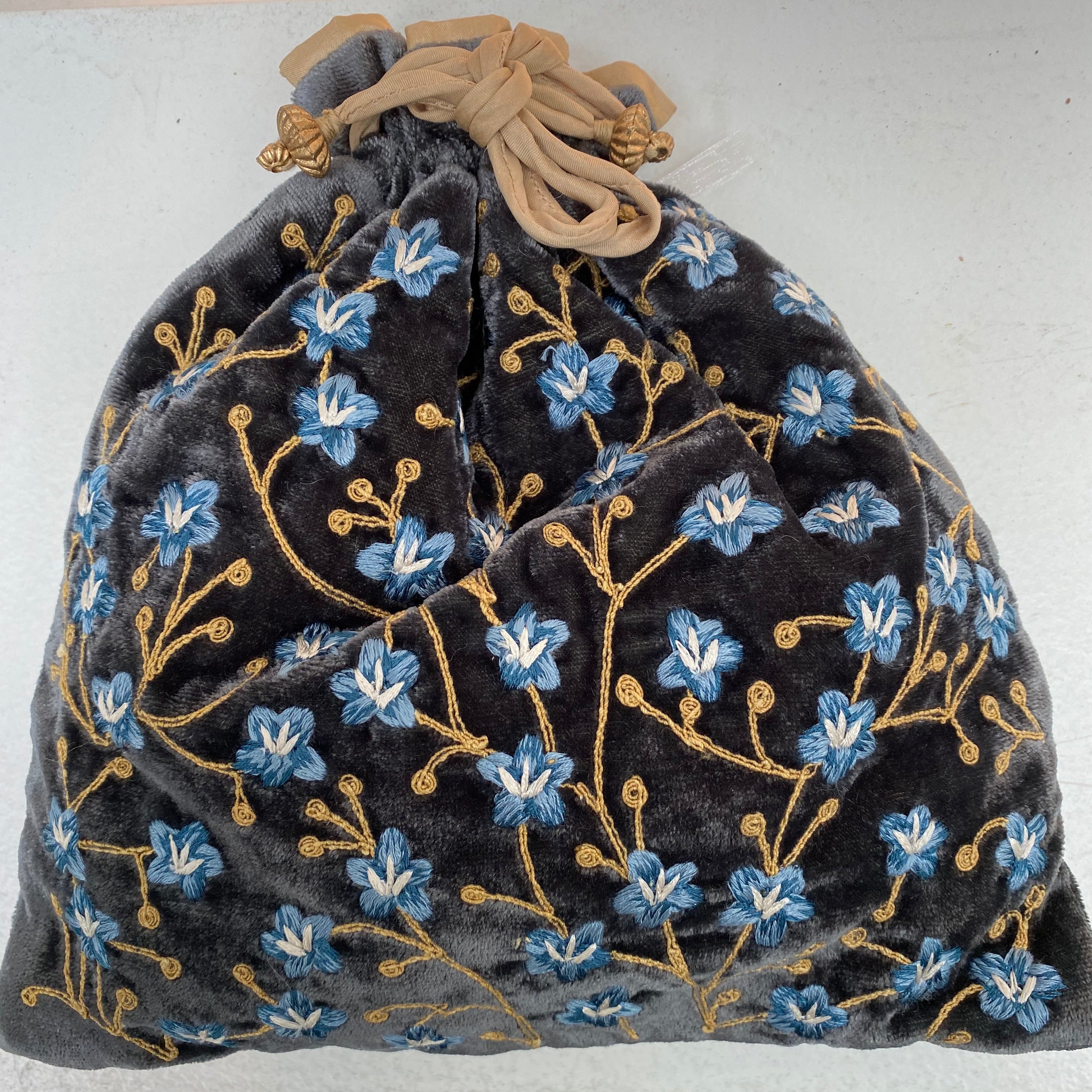 Pochette brodée main Anke Drechsel