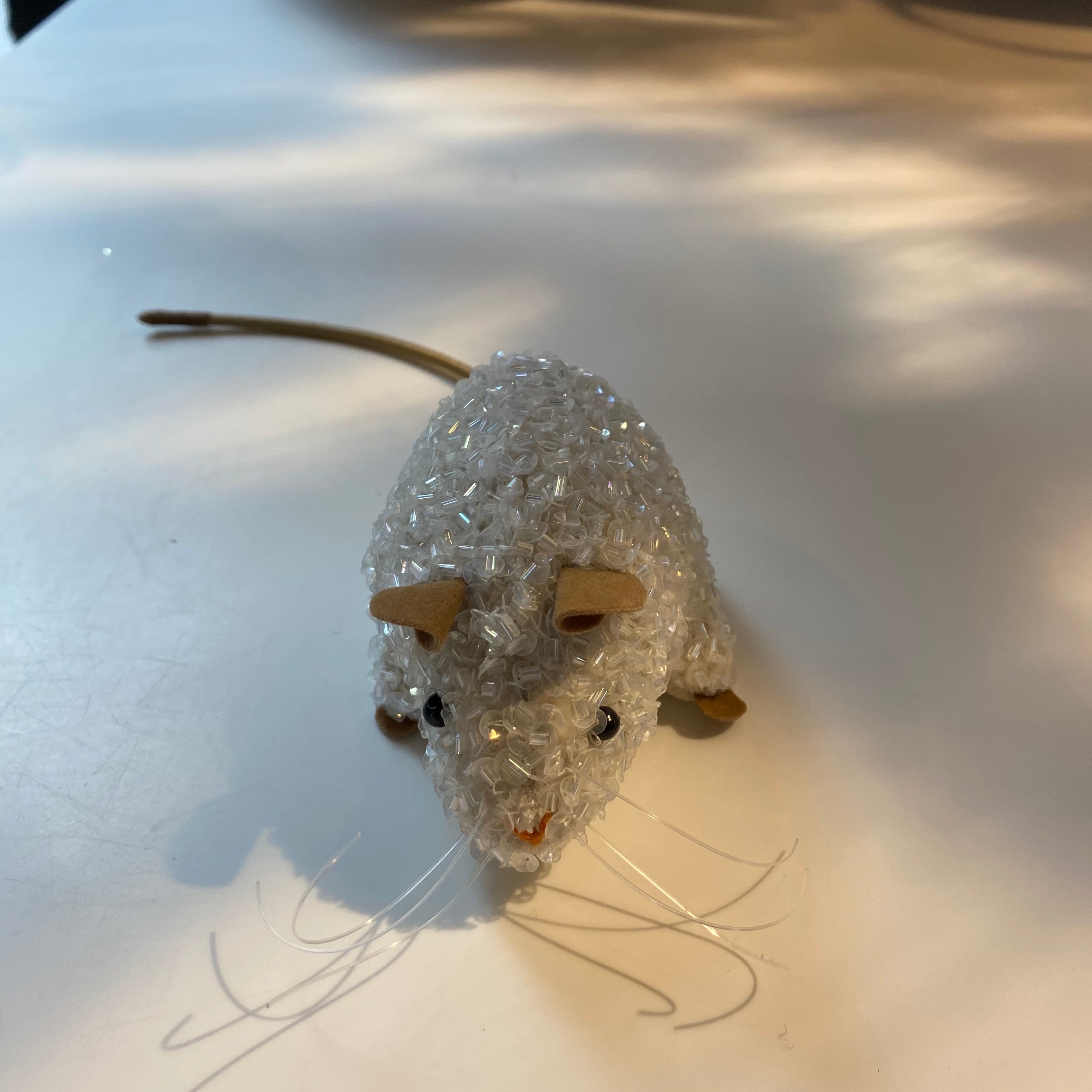 Anke Drechsel, petites souris brodées à la main