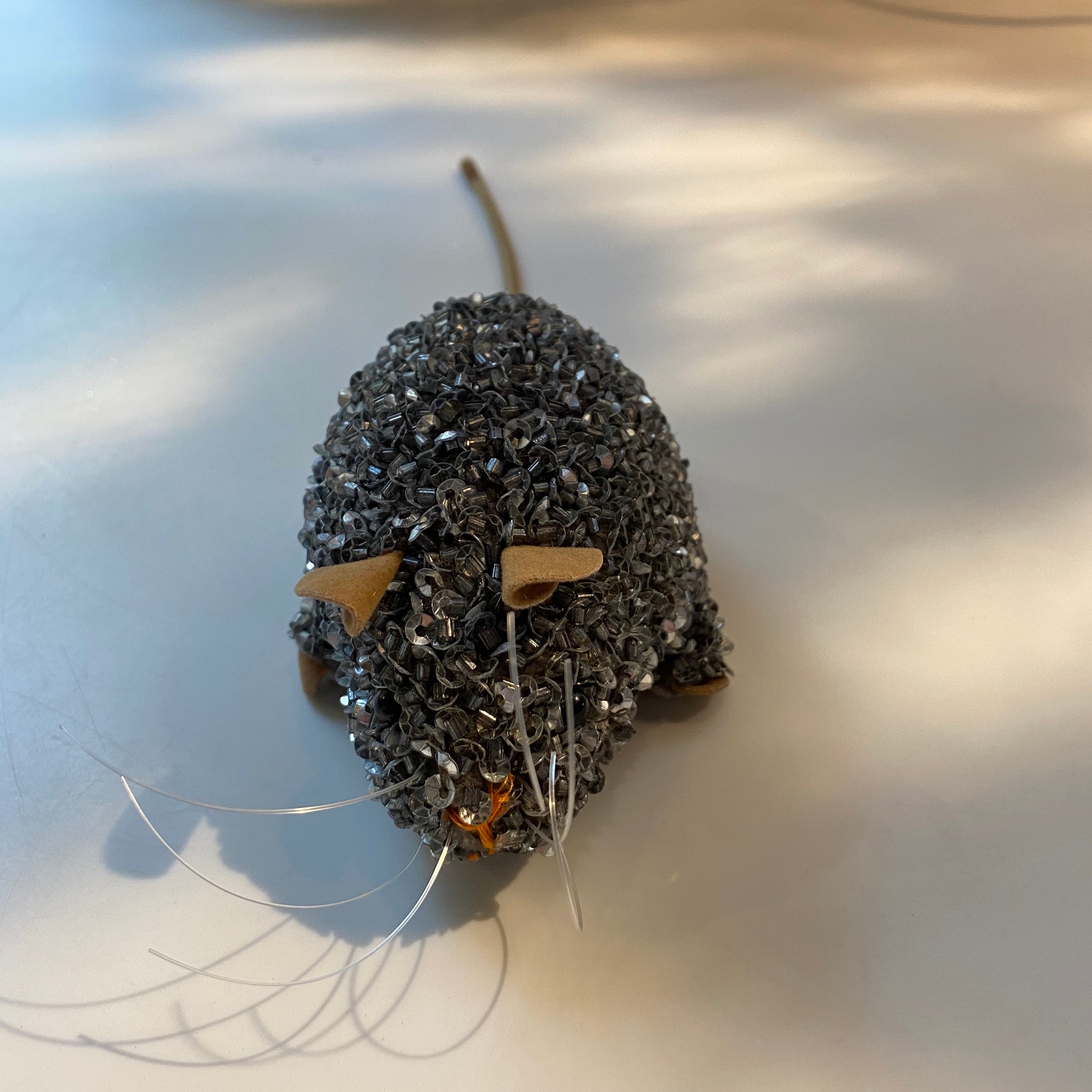 Anke Drechsel, petites souris brodées à la main