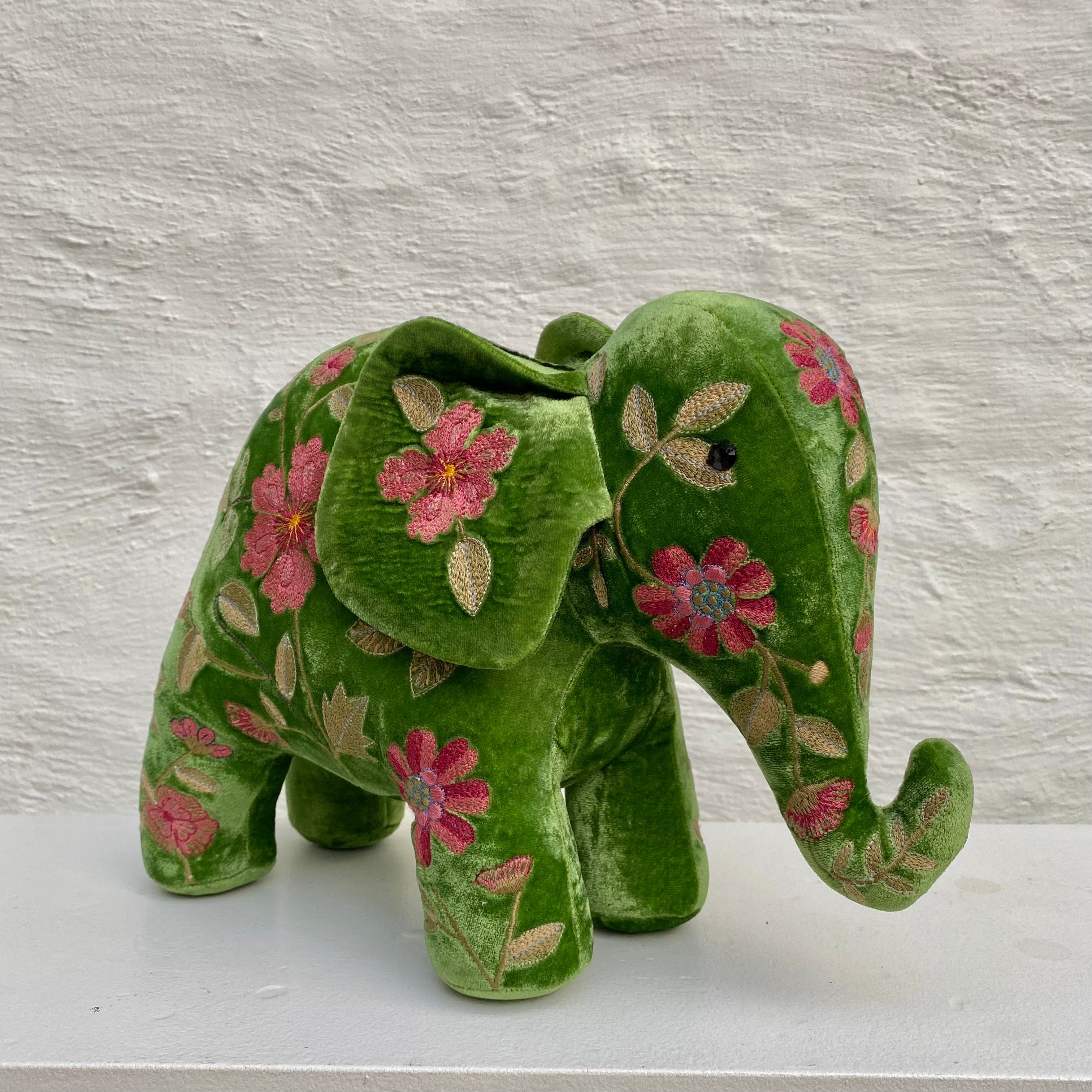 Anke Drechsel Éléphant brodé à la main - Megan Emerald