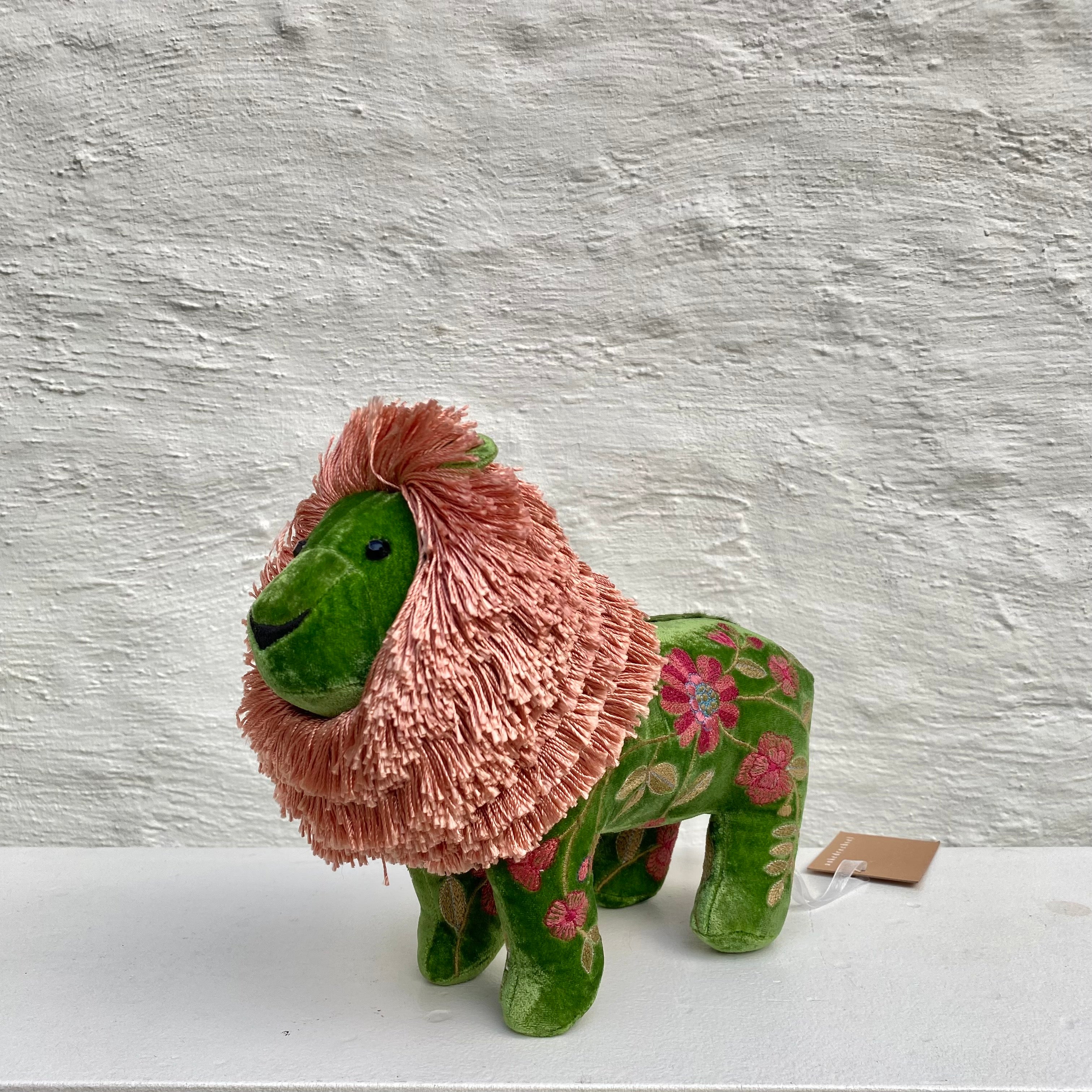Anke Drechsel lion brodé à la main - Megan Emerald