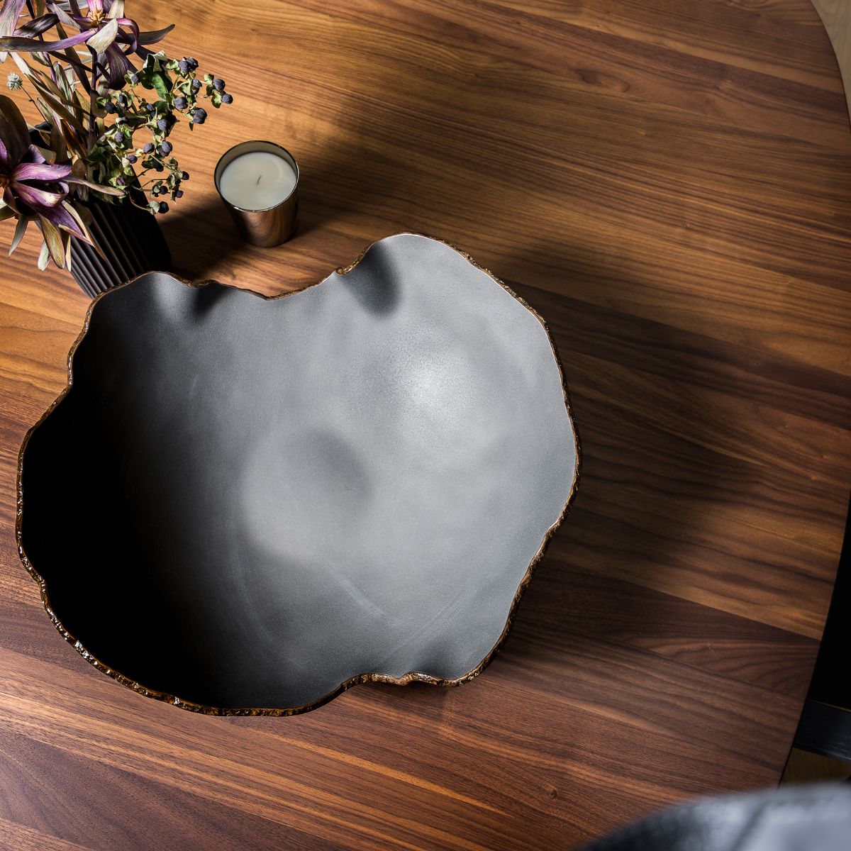 Regina Medeiros coupelle en verre Mapa noir mat topo bronze